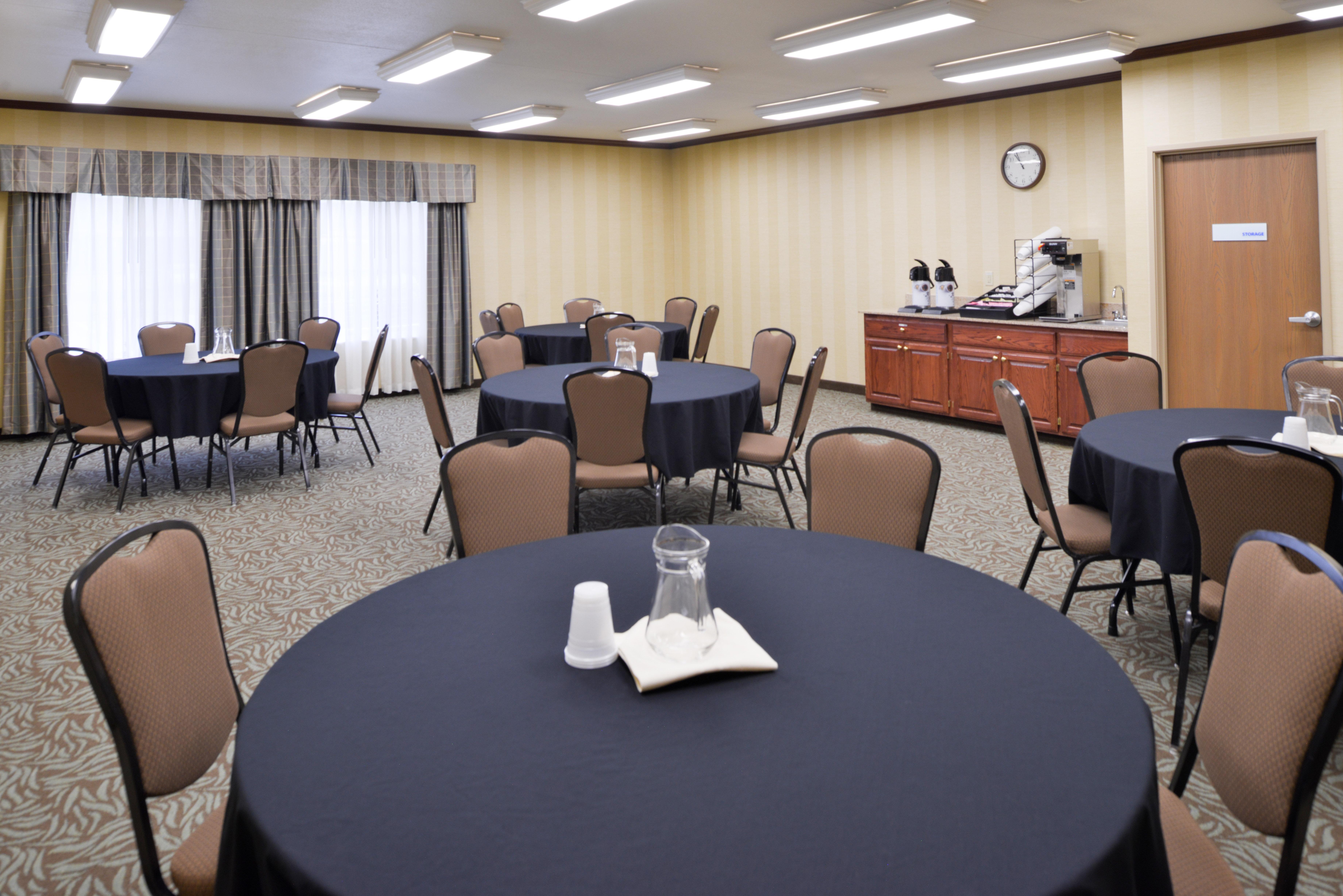 Holiday Inn Express Hotel & Suites Sioux Falls At Empire Mall, An Ihg Hotel Экстерьер фото